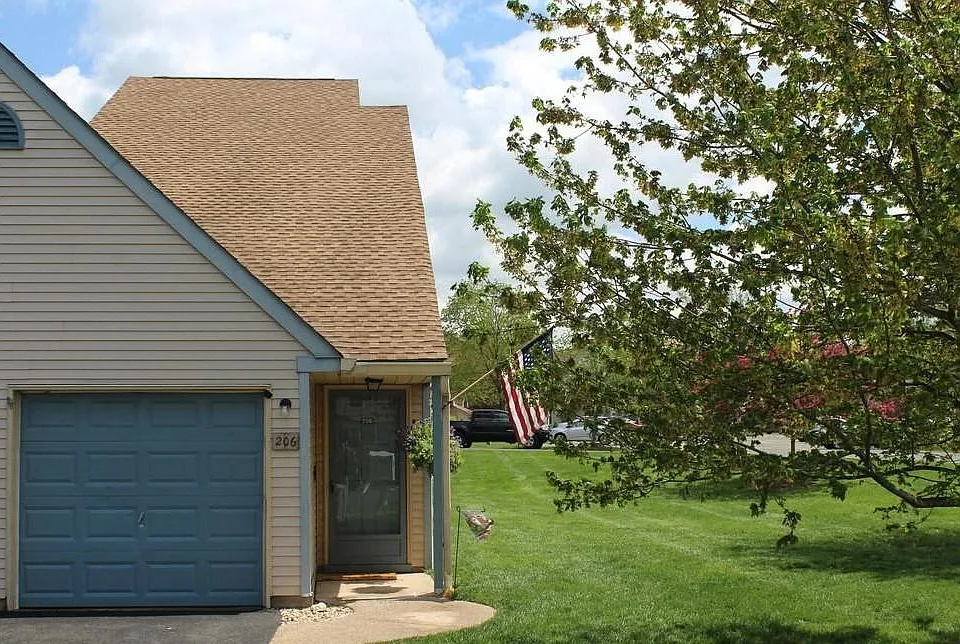 206 Allem Ln