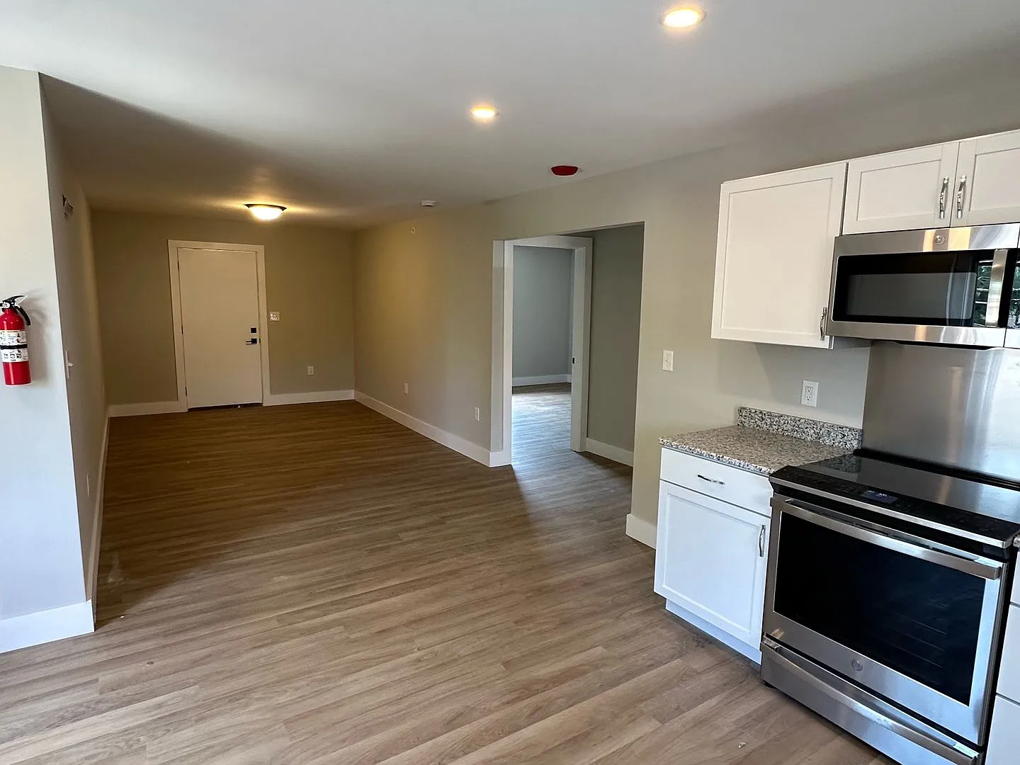 1205 S Rogers St — Photo 4