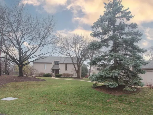 358 Cedar Ridge Ln #B, Barrington, IL 60010