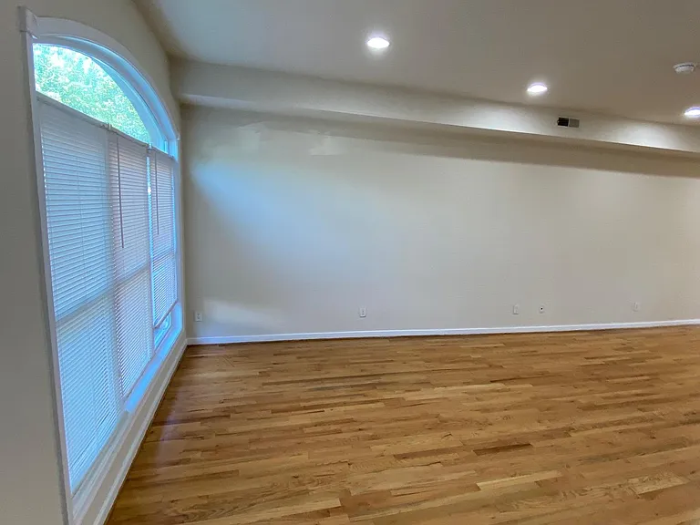 1514 W Cary St — Photo 8