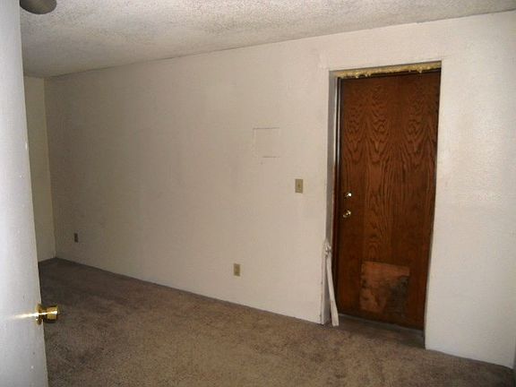 5th image of 3982 Lancelot Dr N