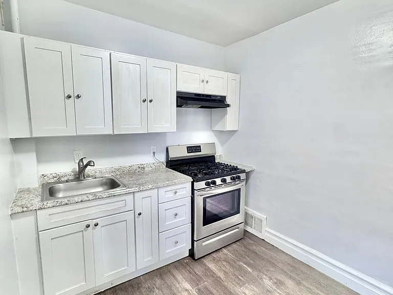 1410 W Turner St — Photo 4