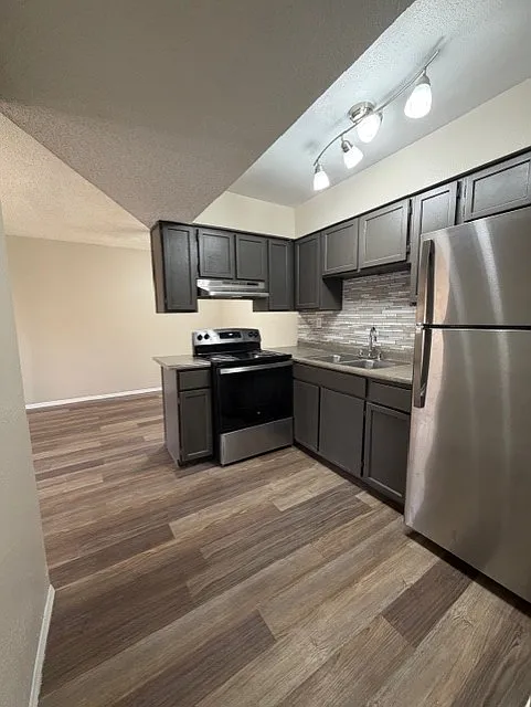 San Montego Apartments — Photo 2