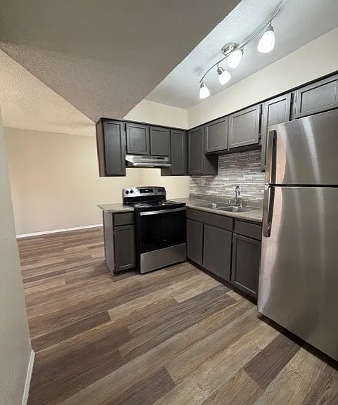 San Montego Apartments — Photo 2
