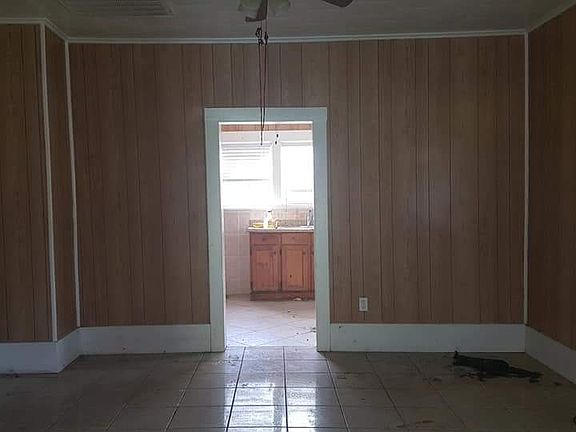 5th image of 647 Thomas Blvd