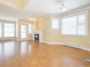 152 E 12th St, North Vancouver, BC V7L2J4