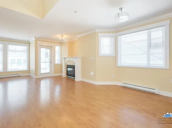152 E 12th St, North Vancouver, BC V7L 2J4