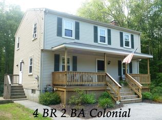 78 Peckham Rd, Acushnet, MA 02743