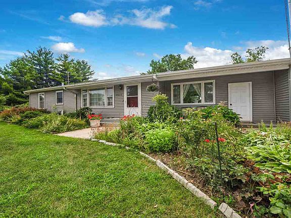 2nd image of 1011 Emerald Ln
