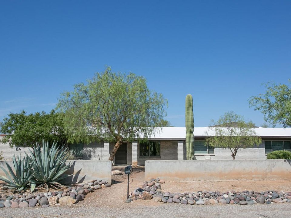 1st image of 8355 N Placita Dadivoso