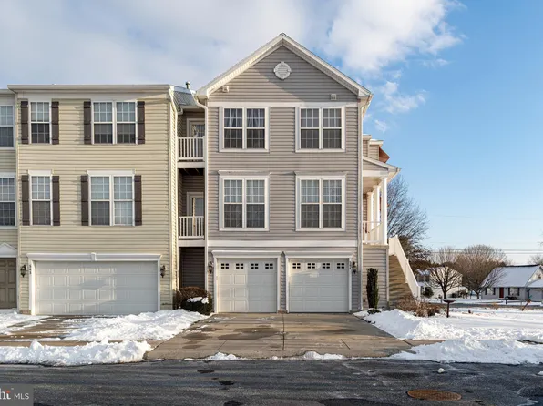 504 Brook Meadow Dr, Mechanicsburg, PA 17050