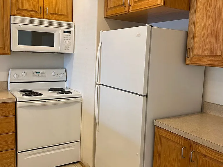 860 S 5 W #8 — Photo 6