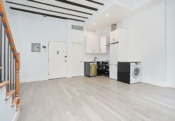 2nd image of 551 W 161st St #2RR