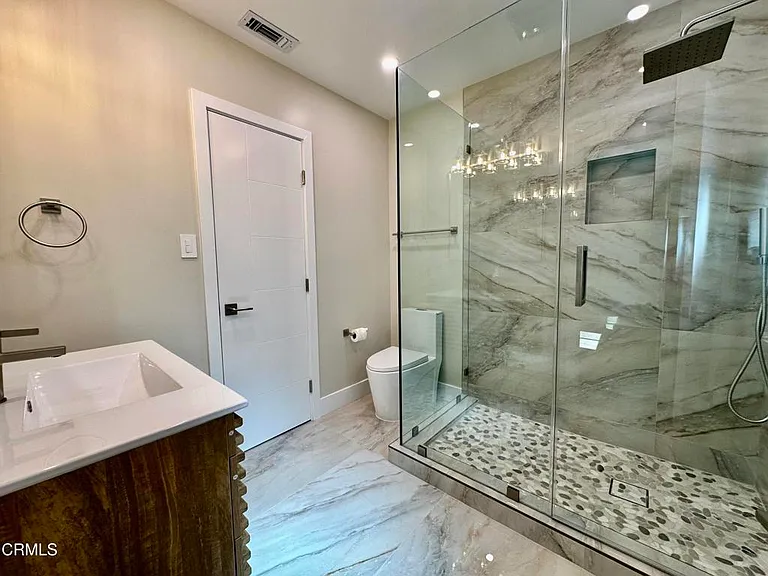 16744 Ludlow St — Photo 18