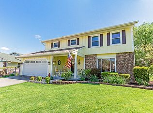 12 Spring Valley Ln, Streamwood, IL 60107