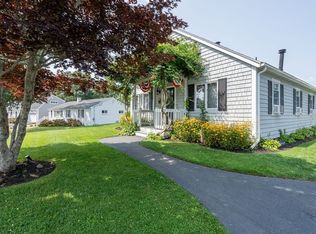 25 Bluff Ave, Mashpee, MA 02649