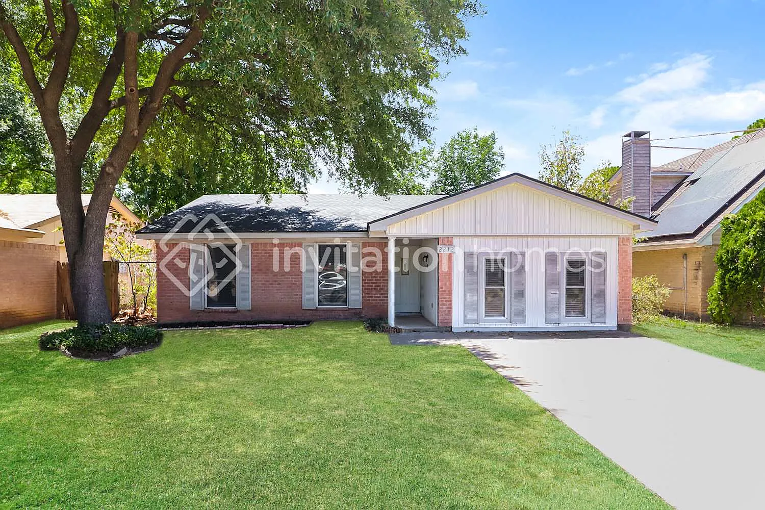 2212 W Oakdale Rd Irving, TX 75060 — Photo 1