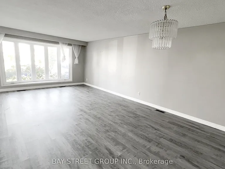 31 Colonsay Rd — Photo 9