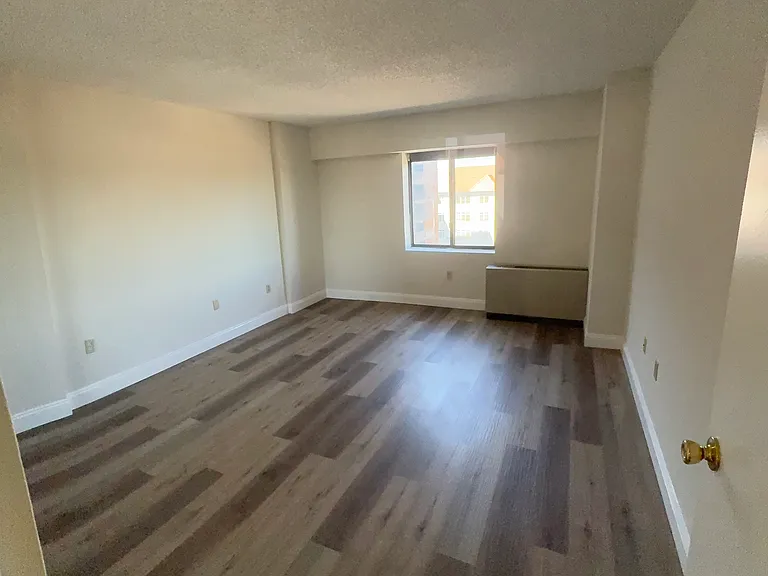 10 N Wood Ave #502 — Photo 5