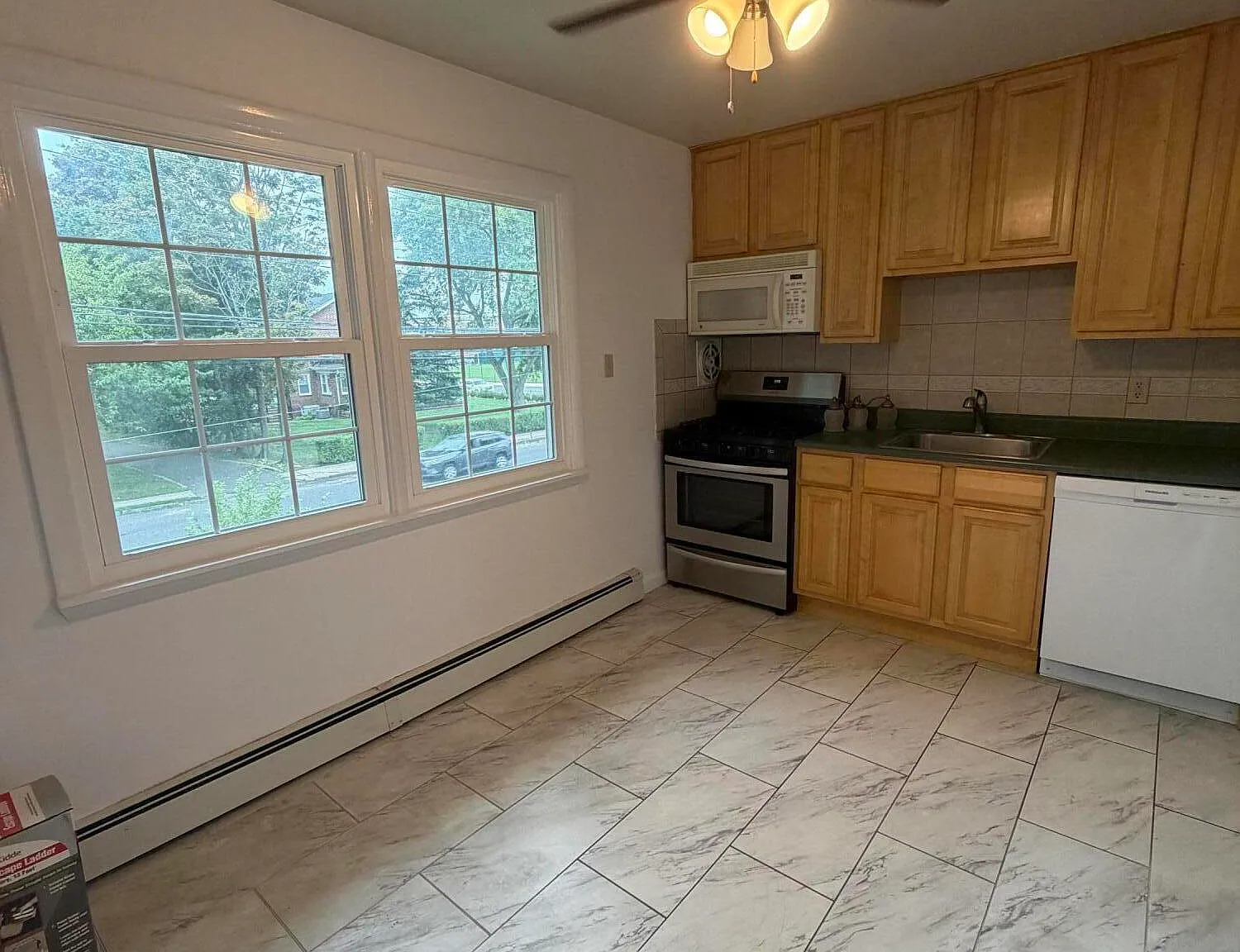 1 bed, 665 sqft, $1,900 — Photo 3