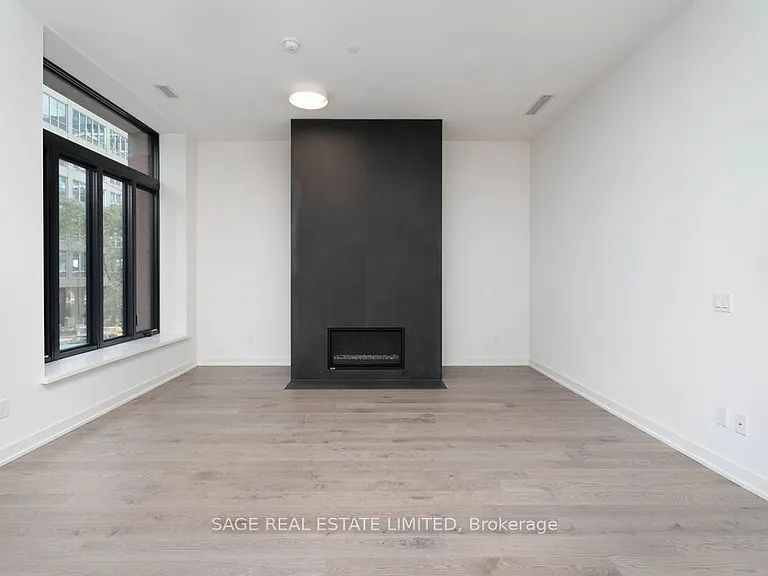 22 Lombard St #205 — Photo 4