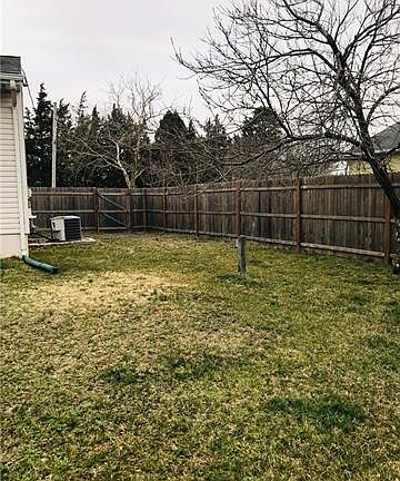 4th image of 605 Helen St