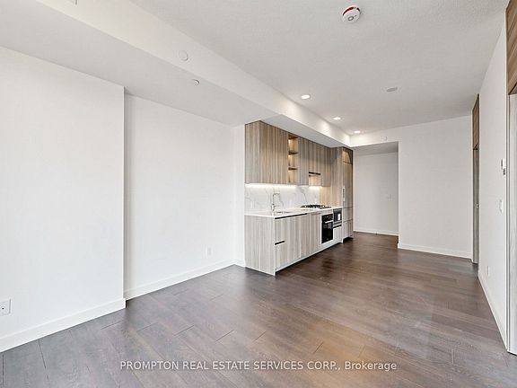5th image of 18 Esther Shiner Blvd #1711