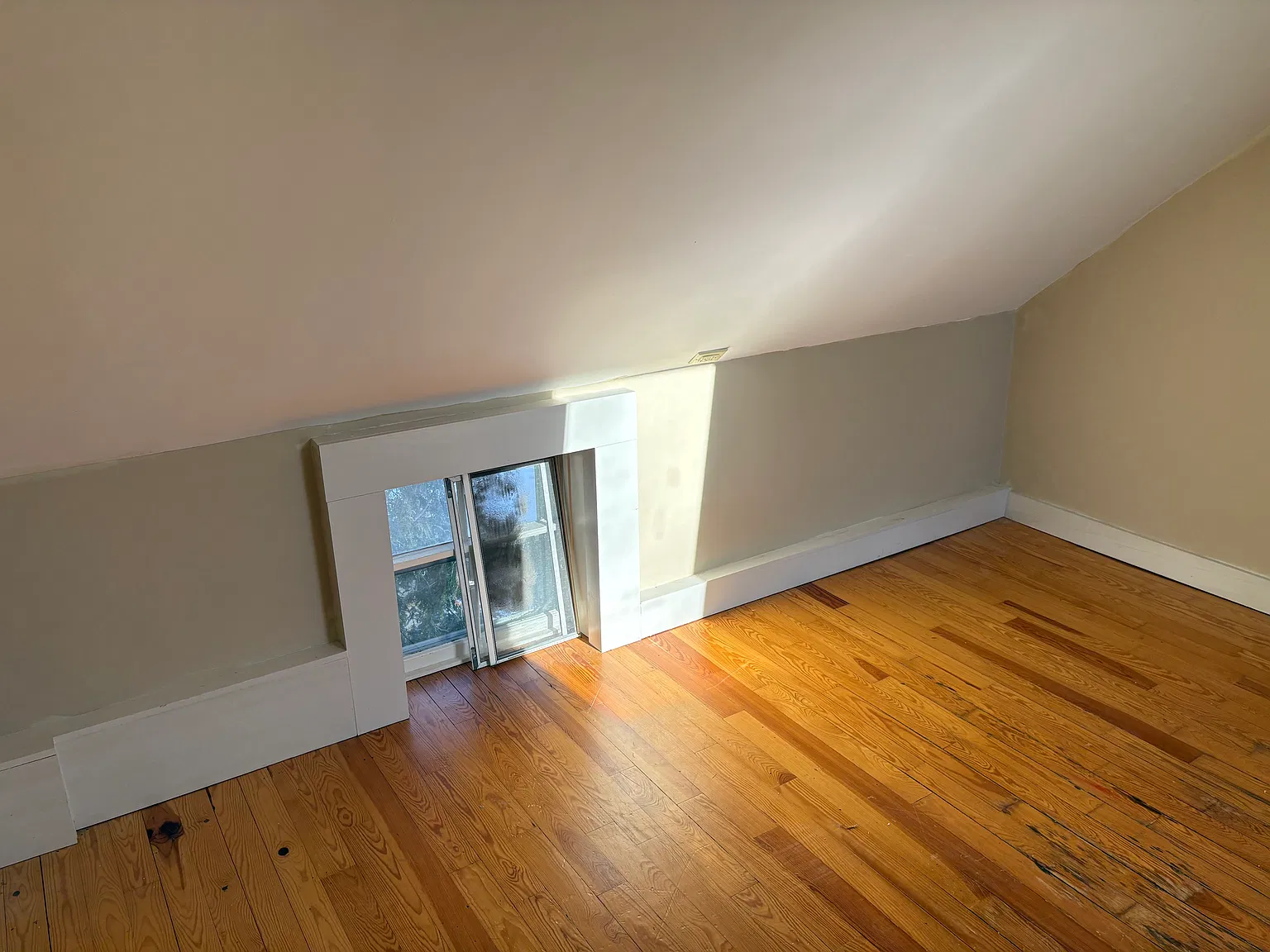 1 bed, 1.5 bath, 900 sqft, $1,950 — Photo 4