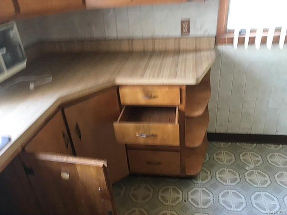 4th image of 403 Newburgh Ave