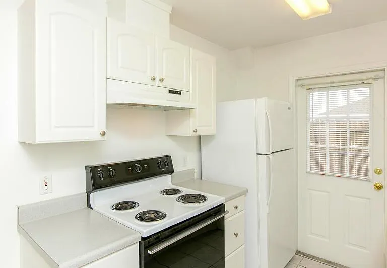 418 Knickerbocker St #4 — Photo 5
