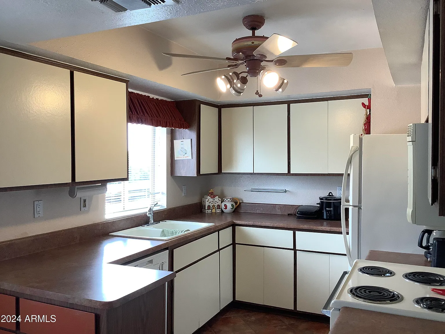 2 bed, 2.0 bath, 1000 sqft, $1,500 — Photo 3