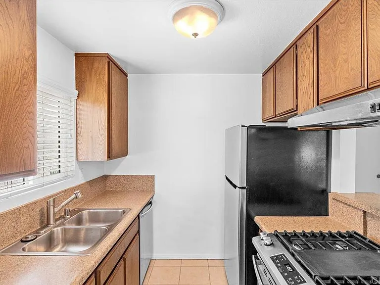 2173 Manchester Ave #2 — Photo 13