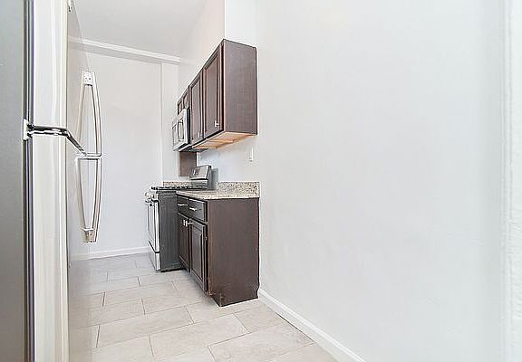 5th image of 735 W 172nd St APT A55