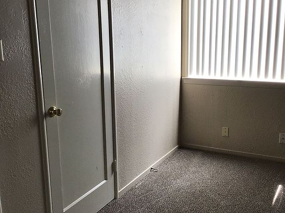 4th image of 198 Redondo Ave