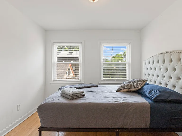 1011 W 38th St #A — Photo 24