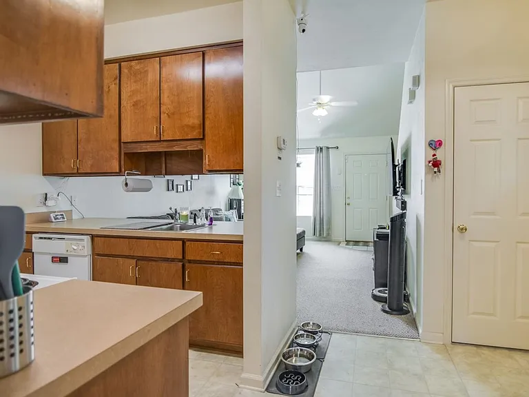 1816 Seay Ct — Photo 7