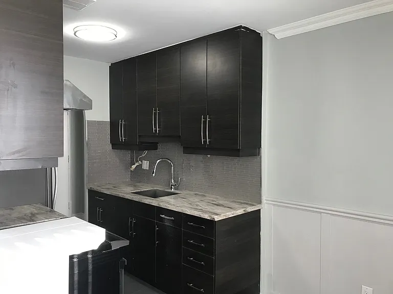 130 Cosburn Ave — Photo 6