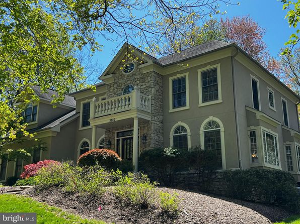 3222 Navy Dr, Herndon, VA 20171