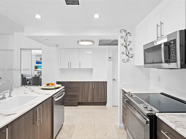 10275 Collins Ave #807 — Photo 10