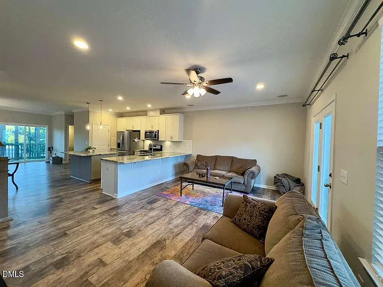 2223 Chattering Lory Ln — Photo 17