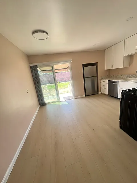 2 bed, 1090 sqft, $3,650 — Photo 2