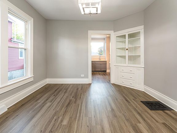 5th image of 810 S 7th Ave