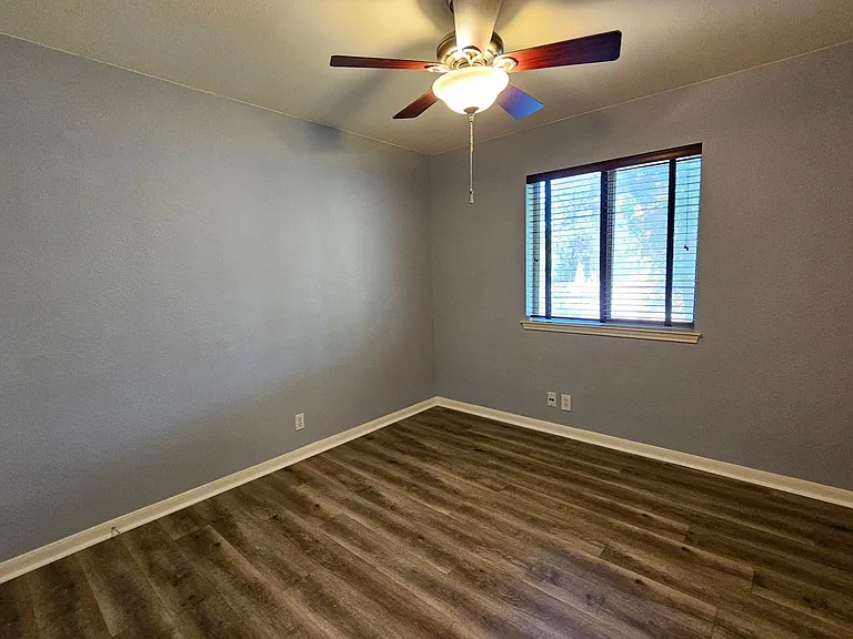 1505 Muledeer Run — Photo 31