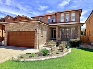 132 Glenn Hawthorne Blvd, Mississauga, ON L5R 2K7