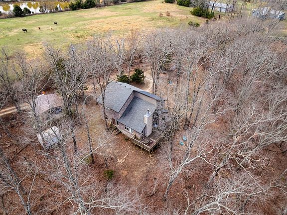 2nd image of 21787 Carter Rd