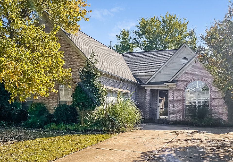 1st image of 8563 Shady Elm Dr