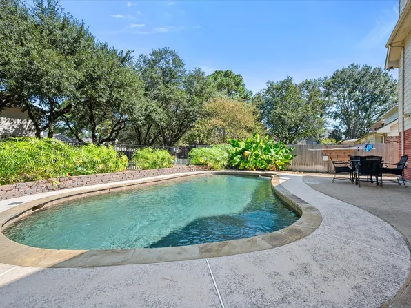 15242 Shapiro Springs Ln, Houston, TX 77095