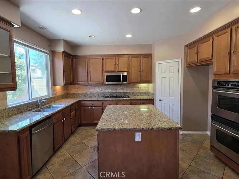 12432 Celebration Dr — Photo 6