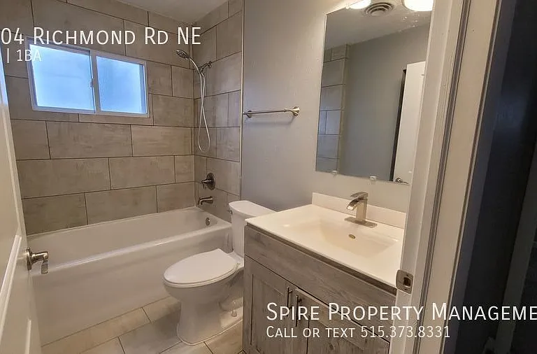 1504 Richmond Rd NE — Photo 12
