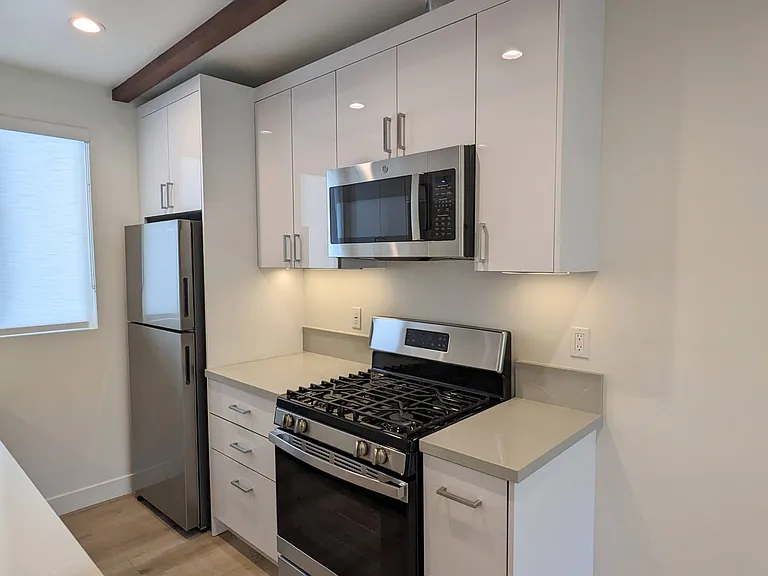 1333 Brockton Ave #6 — Photo 10